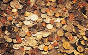 Alankomaissa pellolta löydettiin aarre, joka koostui 404 muinaisesta kulta- ja hopeakolikosta.