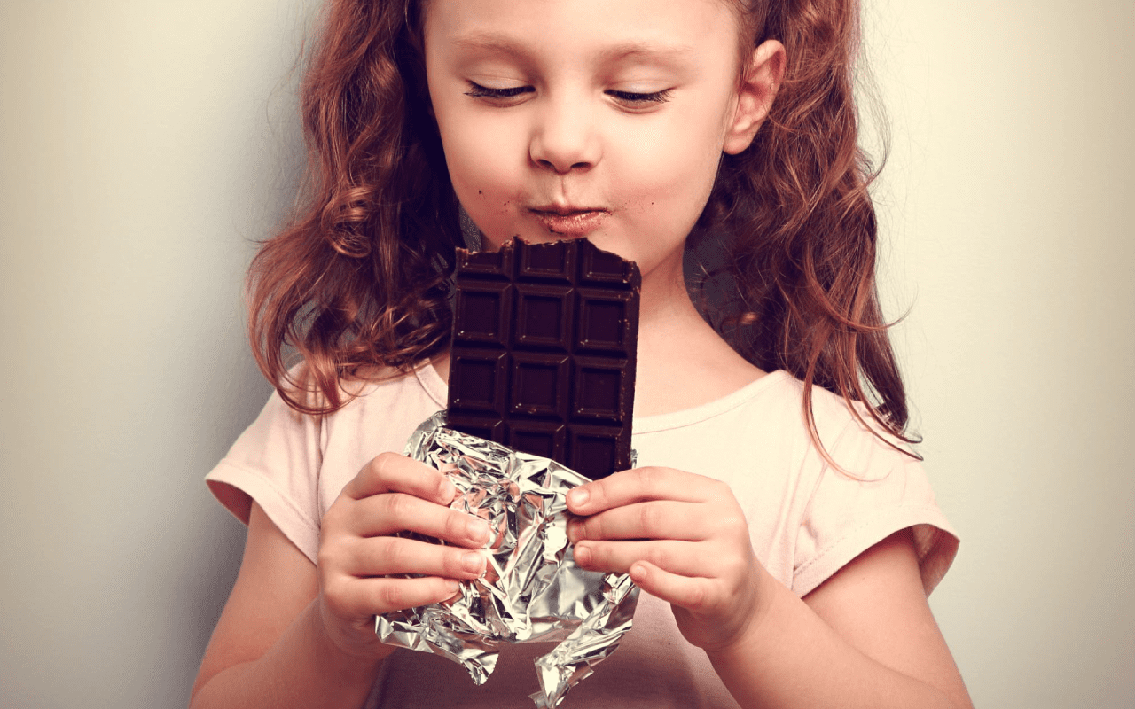 Mikä on haitallisempaa: hiilihapollinen juoma vai terveellinen suklaa?