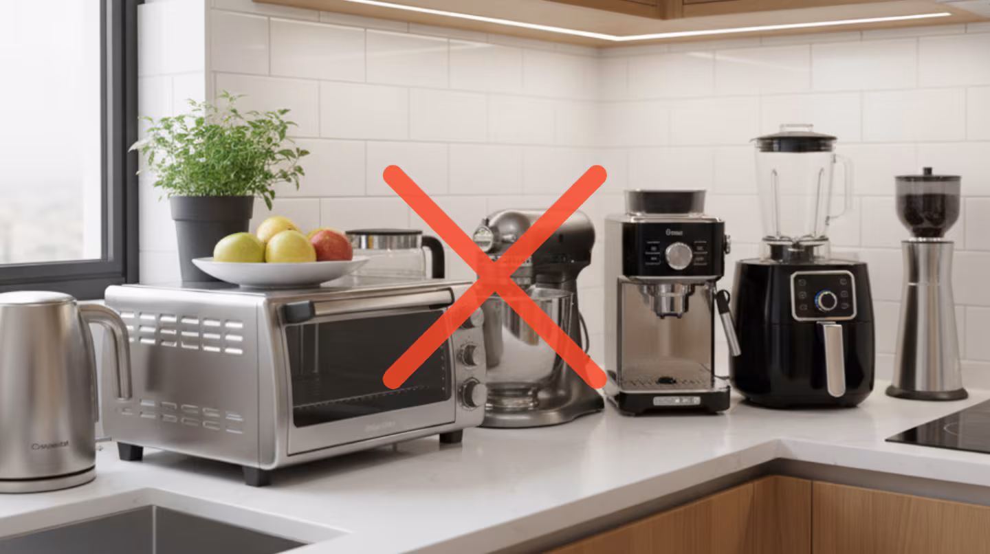 Hyvästi, keittiön työtason päällä olevat kodinkoneet: uusi trendi, joka optimoi keittiön tilan.