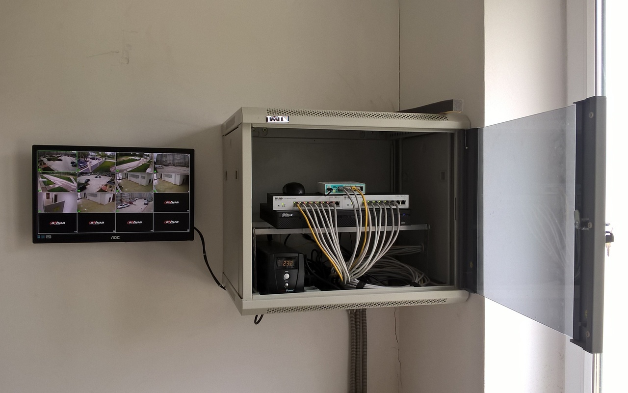 Luo oma kotitekoinen UPS-laite WiFi-reitittimellesi: varmista internetyhteys sähkökatkojen tai sähkövirran häiriöiden varalta.