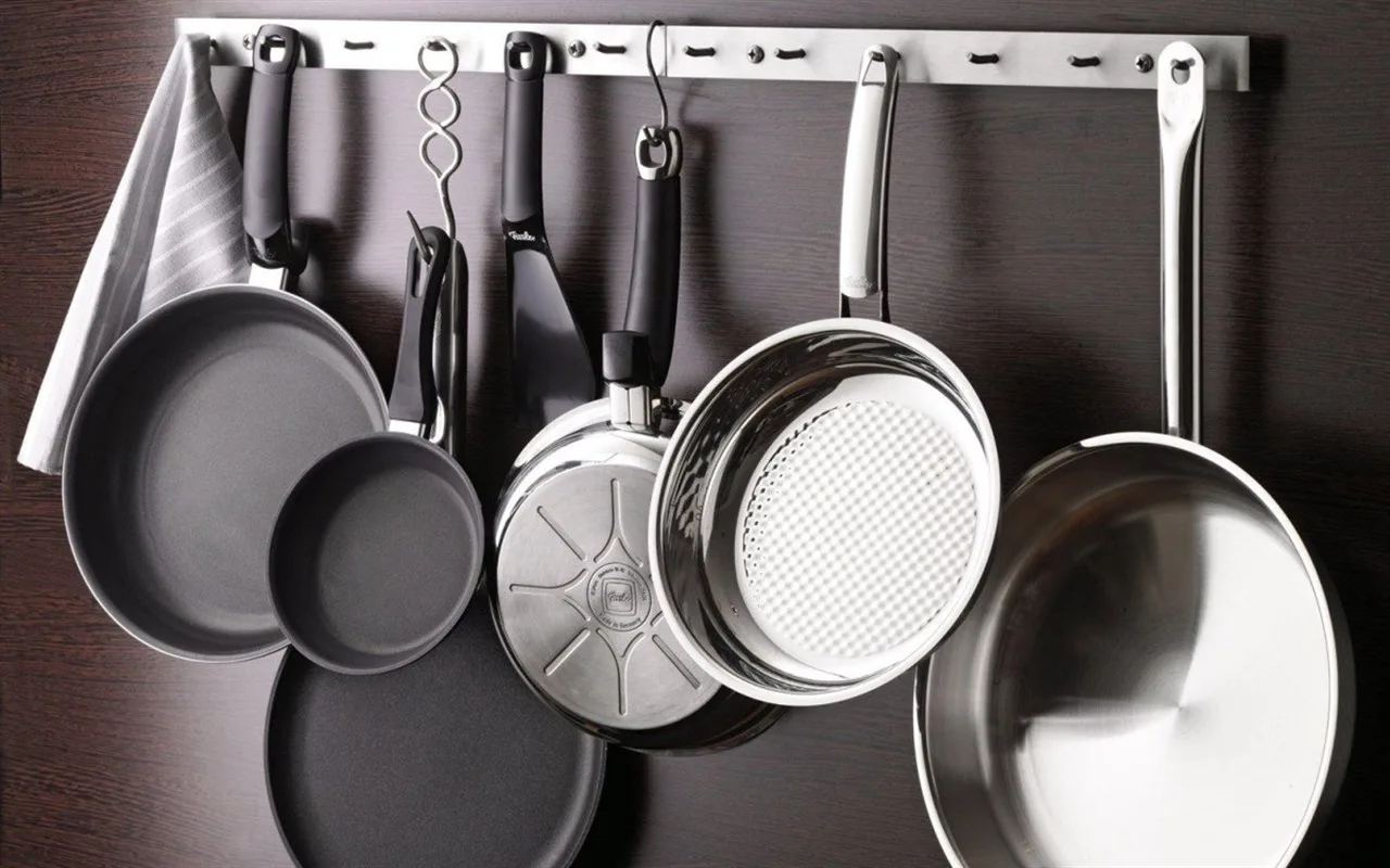 ”Vain vaihtamalla kattilat ja paistinpannut olen vähentänyt hiilijalanjälkeäni puoleen: tässä ovat materiaalit, joita tulisi välttää.”