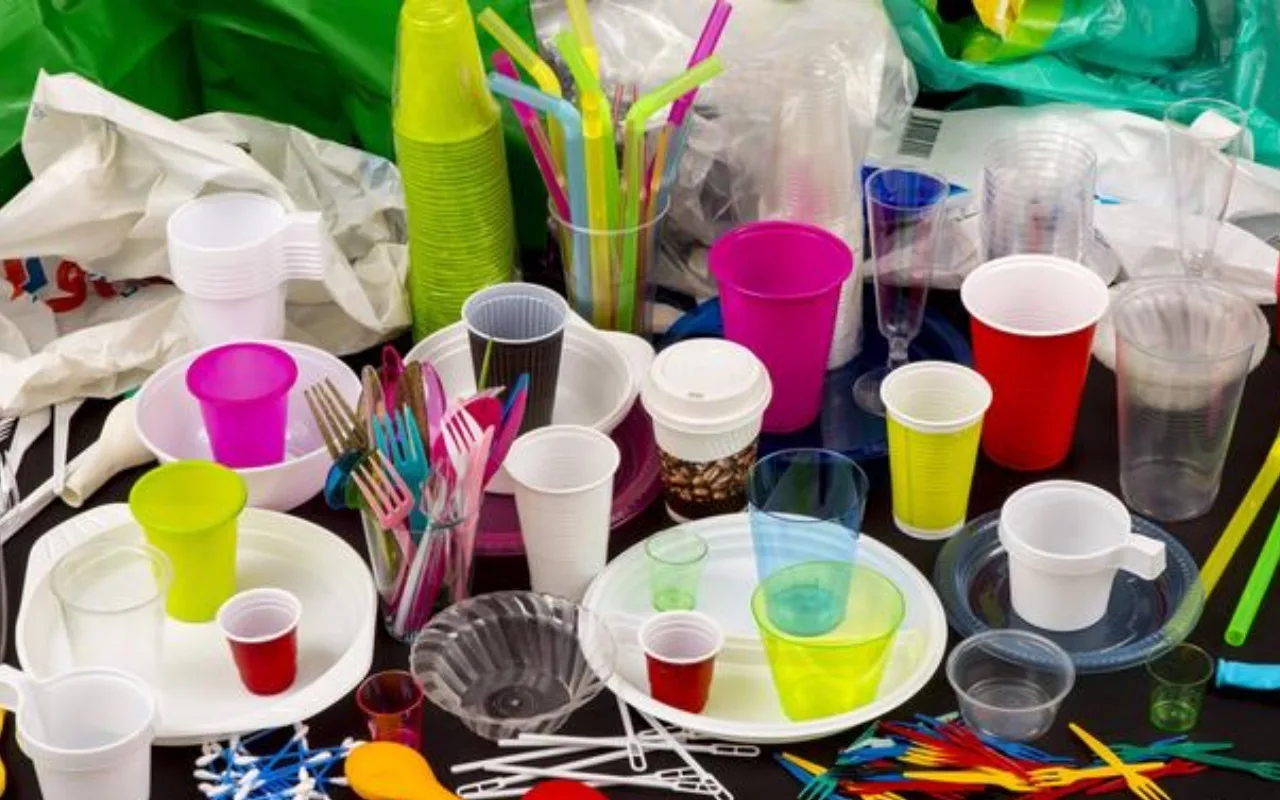 Jos haluamme saada enemmän lapsia, tutkija on määrittänyt selvästi, mitä on tehtävä: puhdistettava siemenneste mikroplastista.