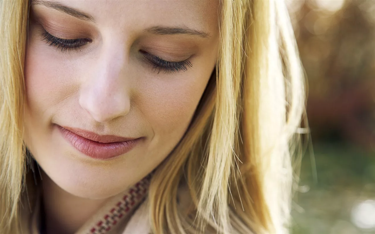 Monet ihmiset kävelevät katse alaspäin: tiede uskoo, että tähän on selitys