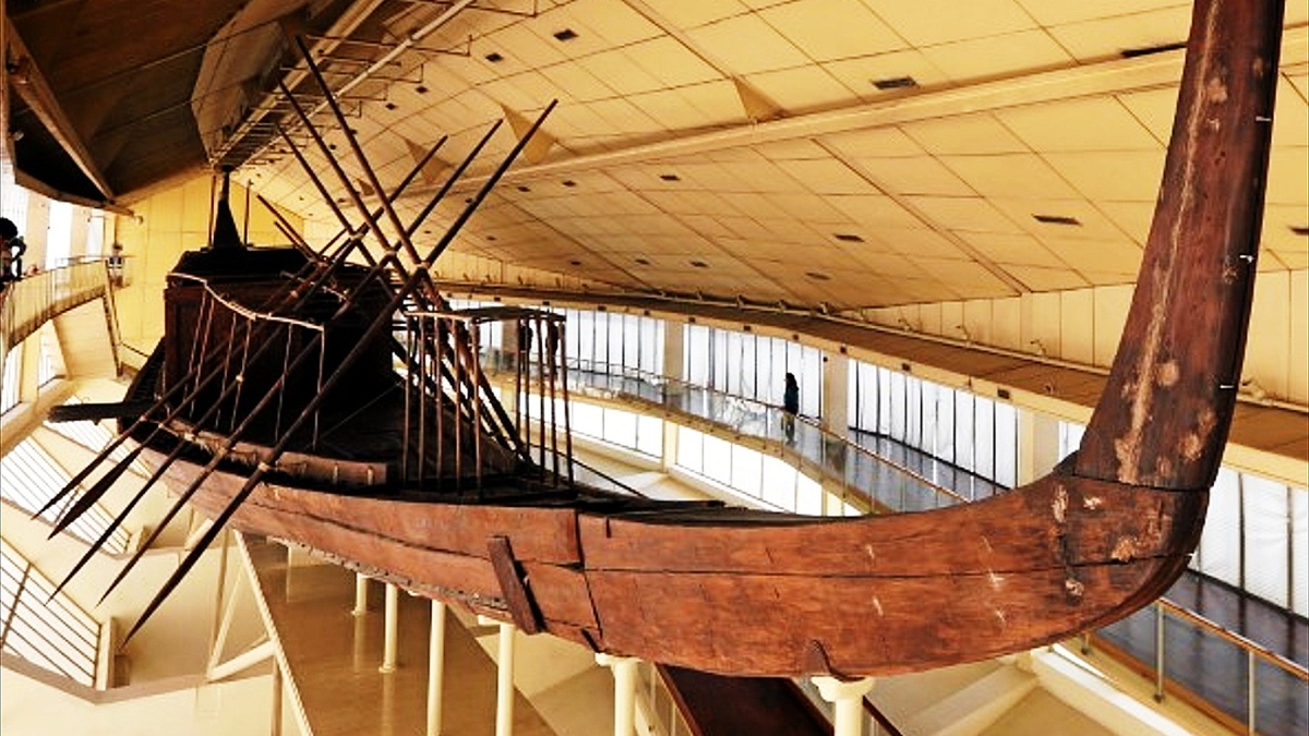 Cheopsin aurinkovene on vaikuttava alus, joka on nähtävillä GEM:ssä 1. marraskuuta alkaen.