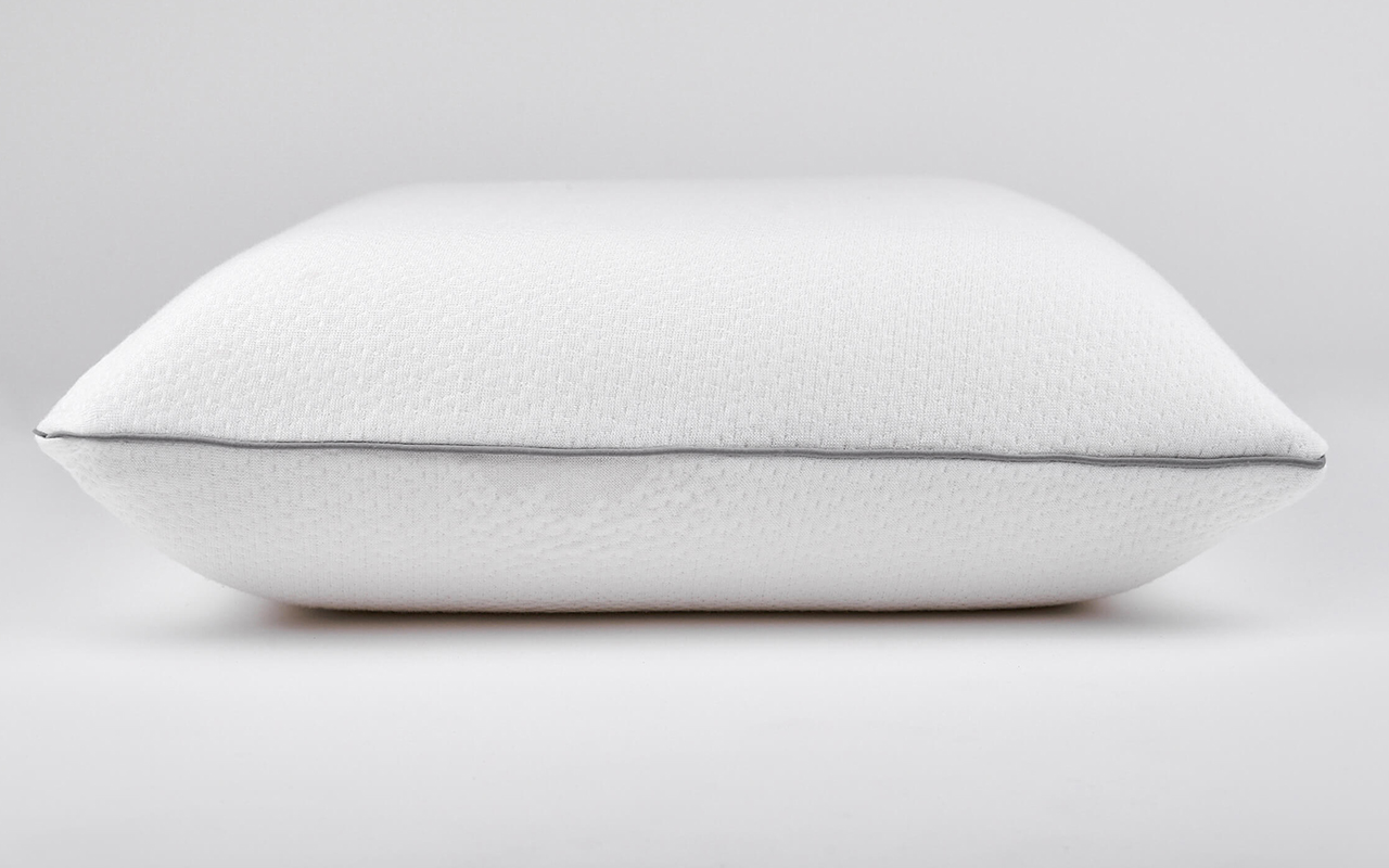 Yksinkertainen ja luonnollinen kaava, jota isoäidit käyttävät hotelleissa keltaisten tyynyjen pesemiseen ja niiden pitämiseen lumivalkoisina.