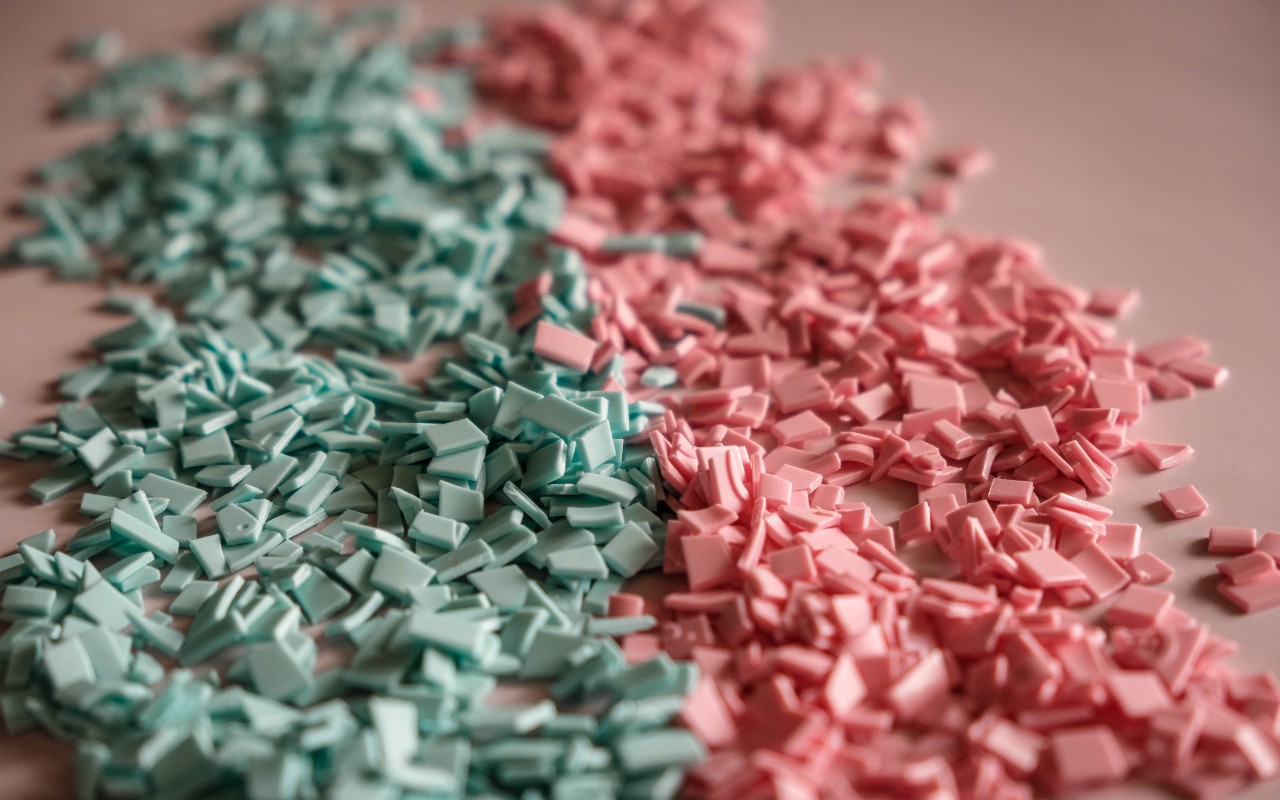 Jos haluamme saada enemmän lapsia, tutkija on määrittänyt selvästi, mitä on tehtävä: puhdistettava siemenneste mikroplastista.